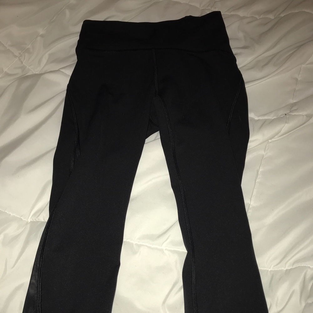 Black lululemon crops